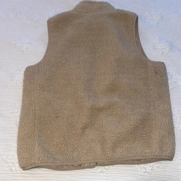 Sherpa Vest - Picture 3 of 8